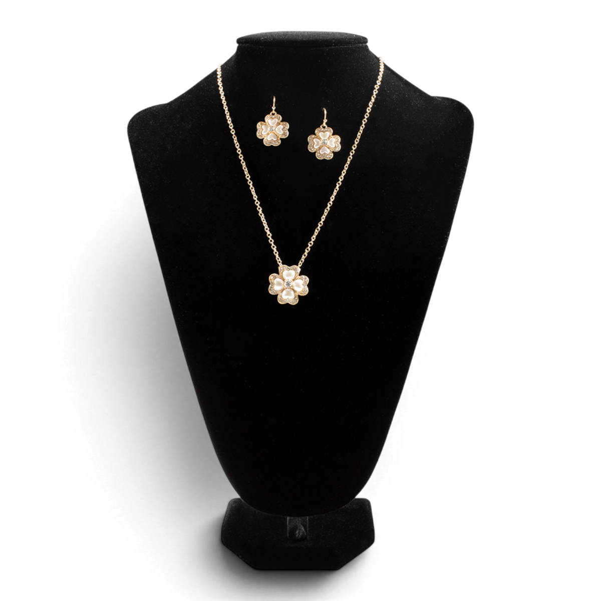 BLAZIN ROXX NECKLACE AND EARRINGS SET CLOVER