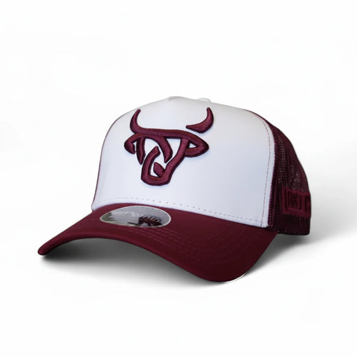 White and maroon trucker cap with logo on a white background